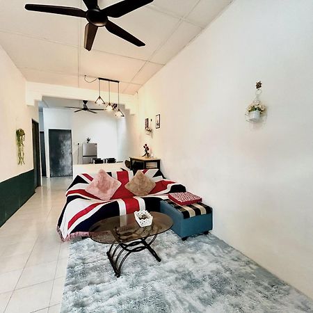 Entire Cozy Home 16 • 3 Bedroom @ Alma ブキッ・ムルタジャム エクステリア 写真