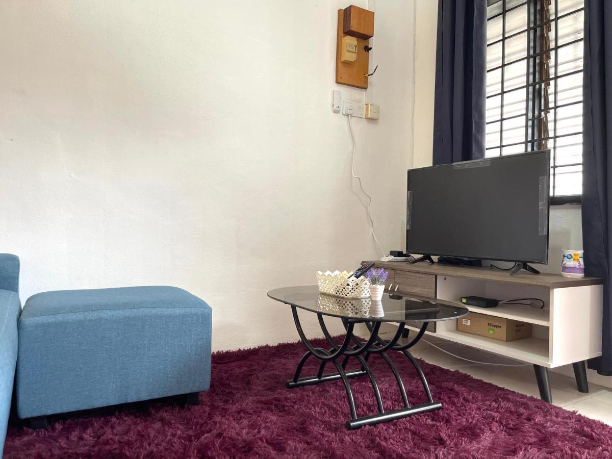 Entire Cozy Home 16 • 3 Bedroom @ Alma ブキッ・ムルタジャム エクステリア 写真