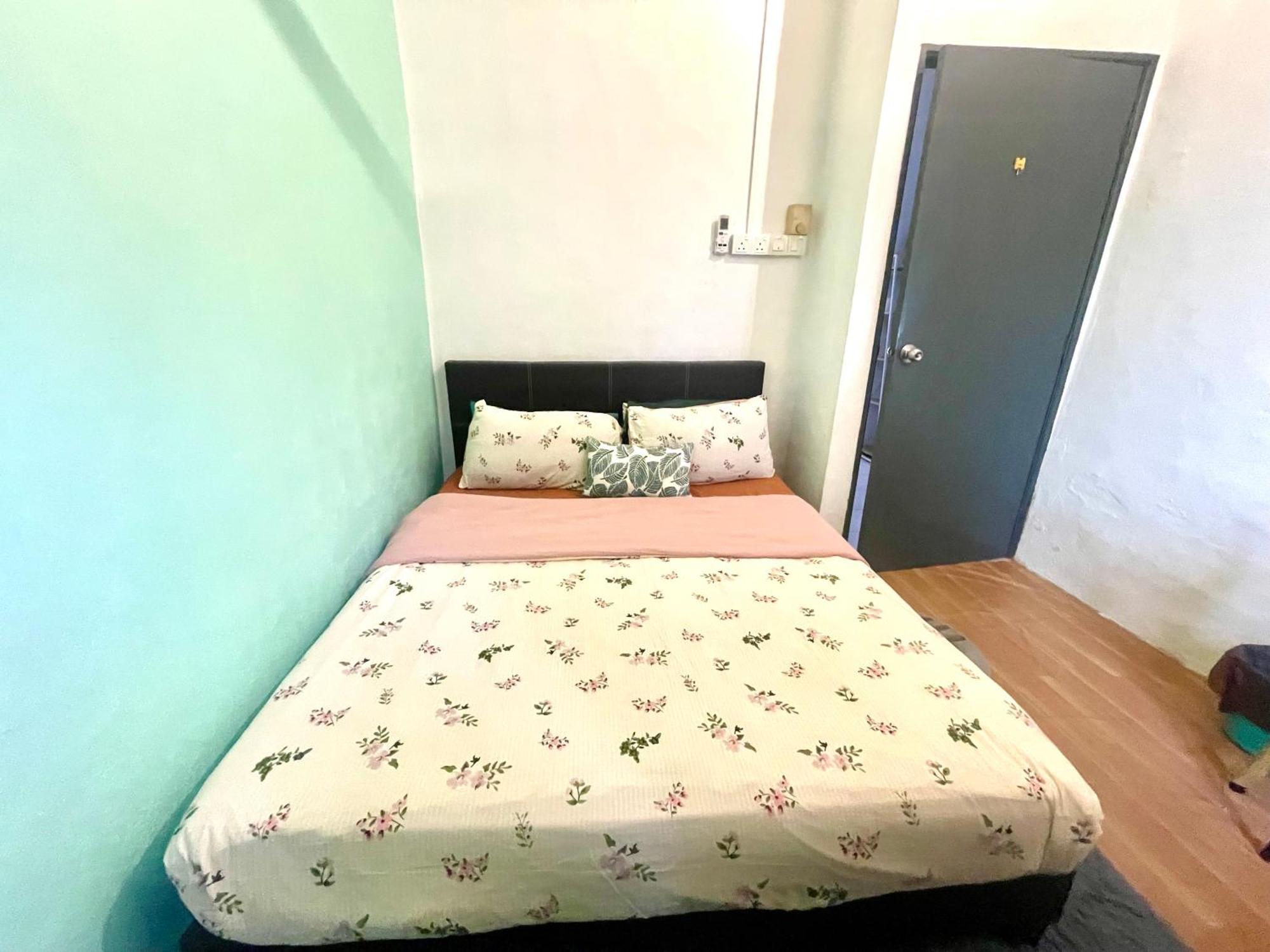 Entire Cozy Home 16 • 3 Bedroom @ Alma ブキッ・ムルタジャム エクステリア 写真