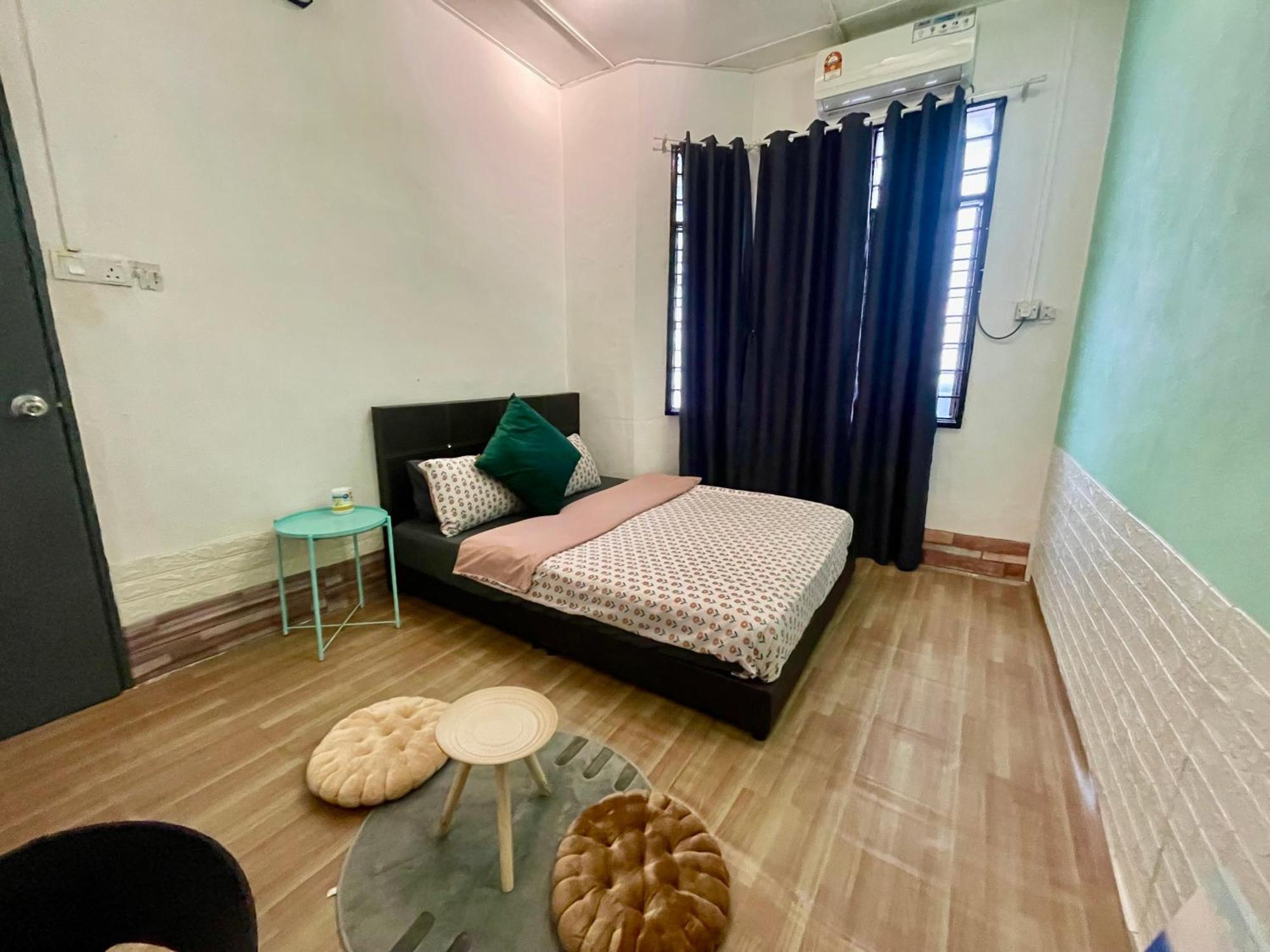 Entire Cozy Home 16 • 3 Bedroom @ Alma ブキッ・ムルタジャム エクステリア 写真