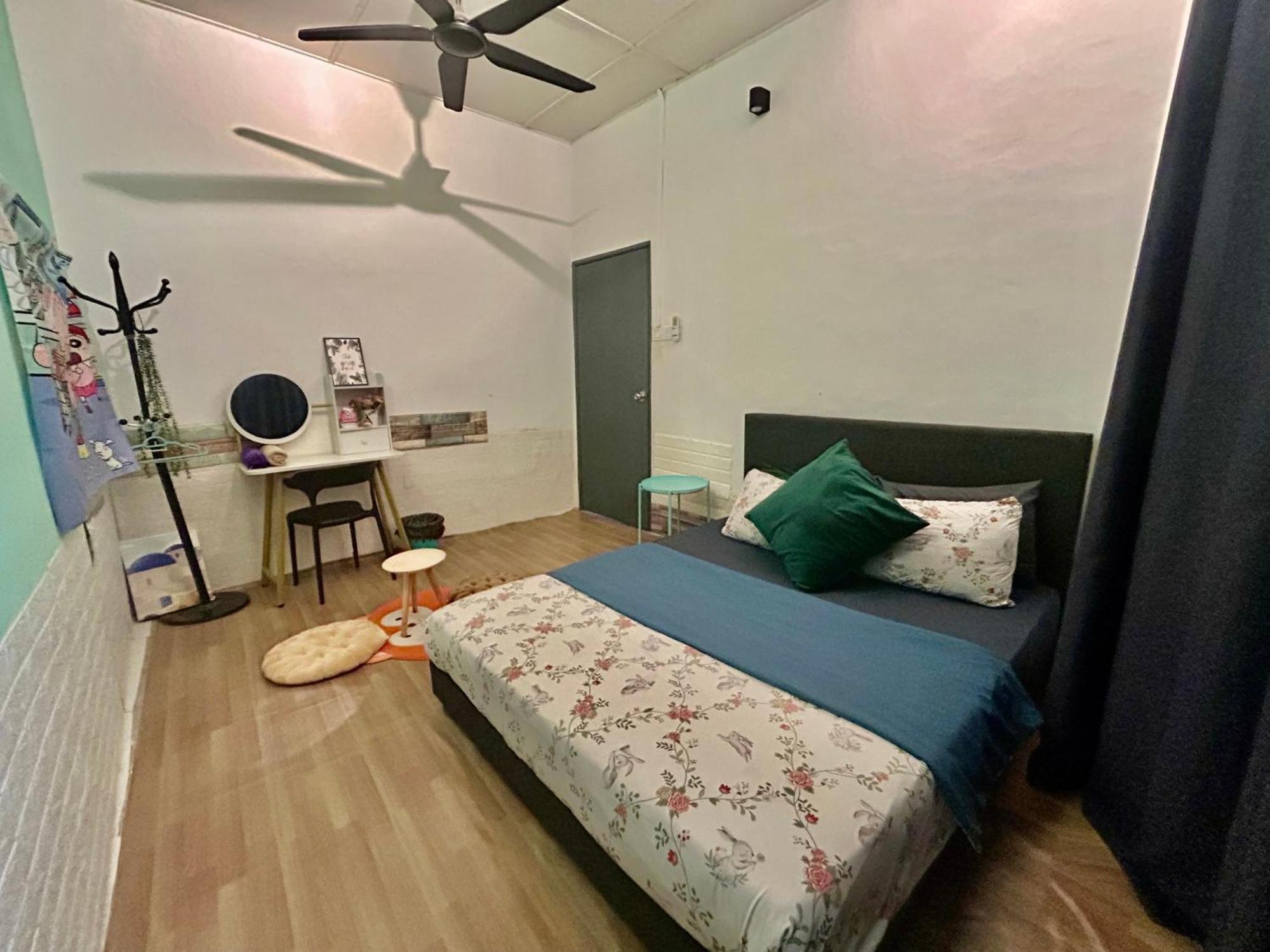 Entire Cozy Home 16 • 3 Bedroom @ Alma ブキッ・ムルタジャム エクステリア 写真